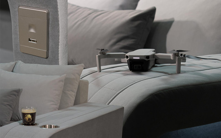 Sofa z funkcją spania + pojemniki na pościel + USB + CUP HOLDER + LEDY  kolor miodowy GRANDE